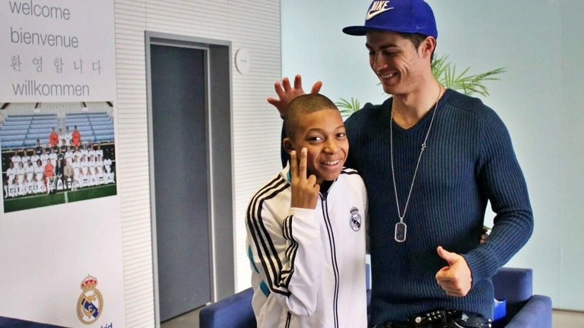 Mbappe đăng hình với Ronaldo. Ảnh: IGNV