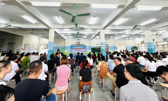 Trường tổ chức buổi bốc thăm diễn ra tại nhà ăn, với sức chứa khoảng 600 người. Ảnh: VnExpress.