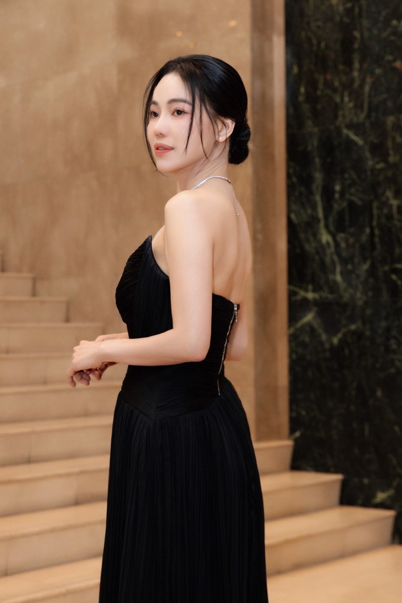 Cận nhan sắc U50 của nữ Chủ tịch Miss Grand Vietnam