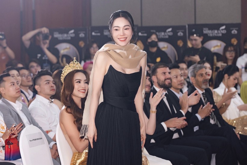 Cận nhan sắc trẻ trung, khí chất của nữ Chủ tịch Miss Grand Vietnam - 5