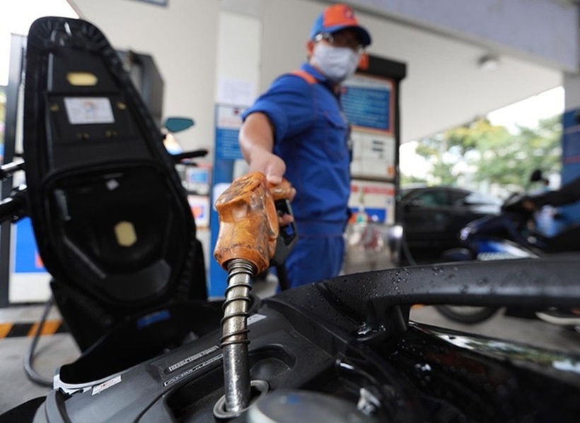 Dự báo giá xăng, dầu giảm trong kỳ điều hành ngày mai 6/6. Ảnh minh họa.