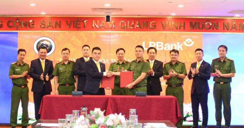 Thoả thuận hợp tác sẽ giúp LPBank đẩy mạnh vay tín chấp thông qua chấm điểm tín dụng của công dân, góp phần đẩy lùi tín dụng đen, mang lại lợi ích cho cộng đồng. (Ảnh: C06)
