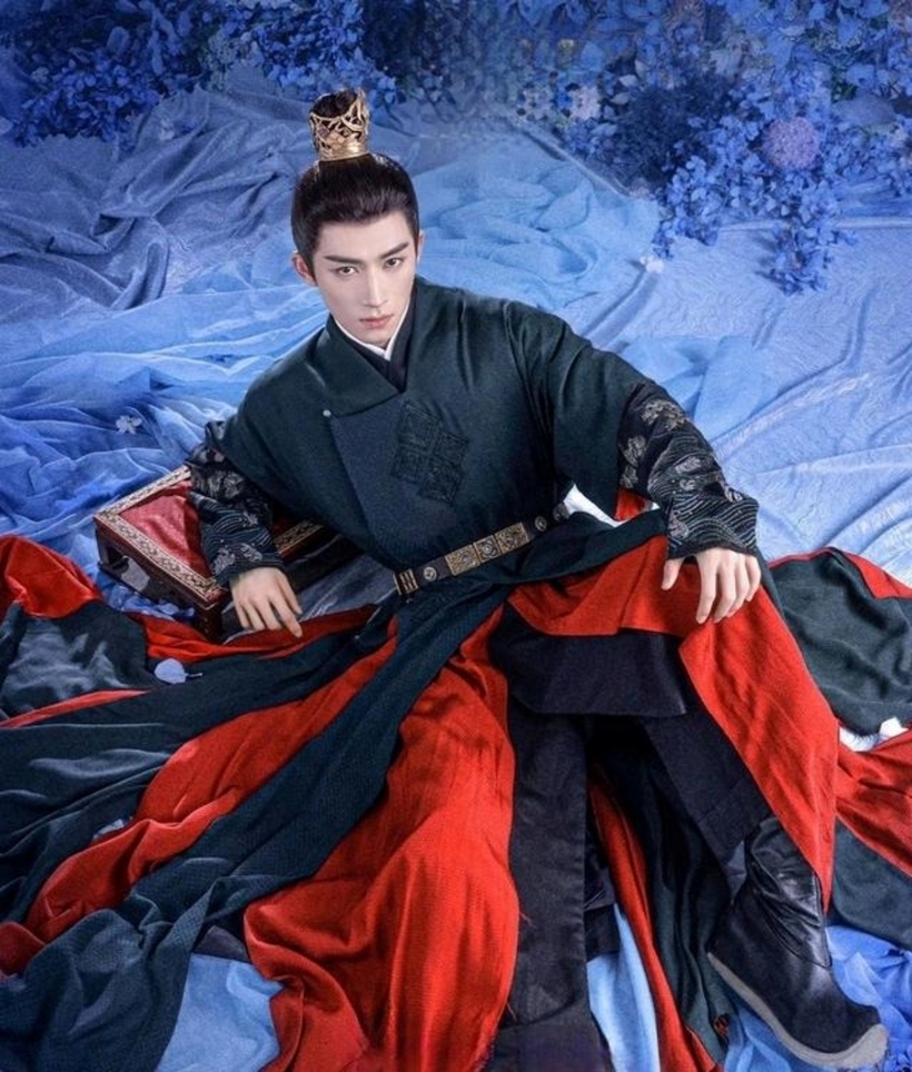 Vương Tinh Việt đảm nhận vai Tiêu Quốc công Tiêu Hoành quyền lực trong Mặc Vũ Vân Gian.