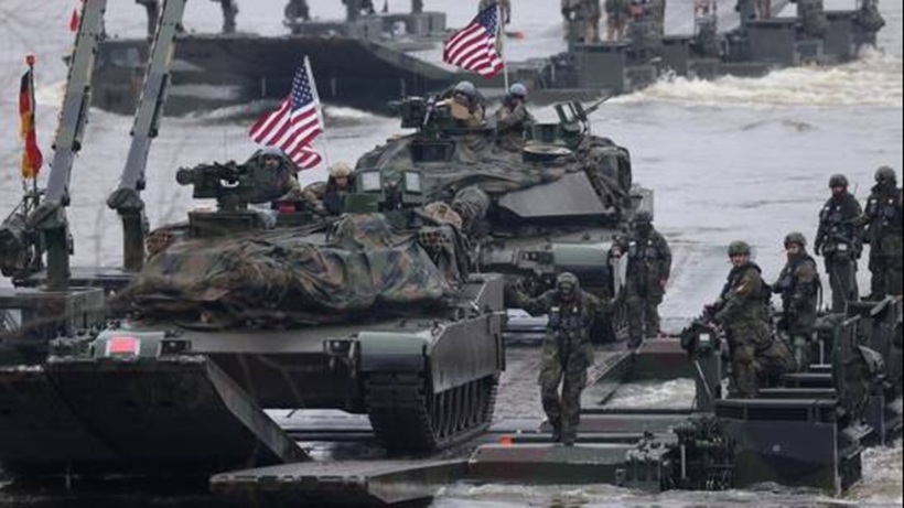 Xe tăng chiến đấu chủ lực M1A2 Abrams của Mỹ tham gia huấn luyện với các thành viên NATO. Ảnh: VTC News
