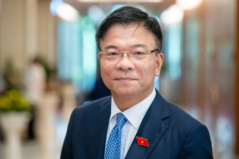 Quốc hội đã thông qua Nghị quyết phê chuẩn việc bổ nhiệm ông Lê Thành Long giữ chức Phó Thủ tướng Chính phủ.