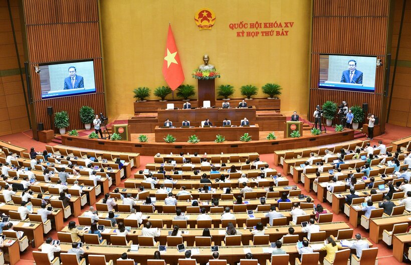 Quang cảnh phiên chất vấn và trả lời chất vấn sáng 6/6.