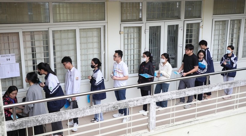 Tổng số lượt đăng ký thi năm 2024 là 104.575, trong đó 96,2% đến dự thi. Ảnh: Kinh tế và Đô thị.