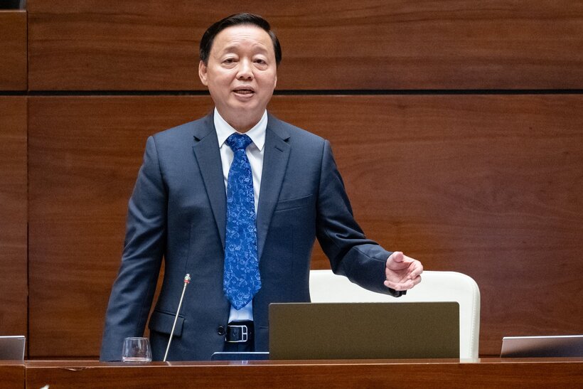 Phó Thủ tướng Trần Hồng Hà Triển trả lời chất vấn trước Quốc hội. Ảnh: Cổng thông tin điện tử Quốc hội.