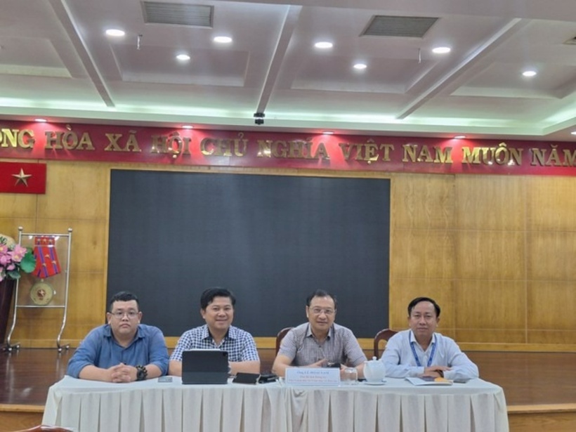 Lãnh đạo Sở GD&ĐT TP.HCM thông tin về kỳ thi tuyển sinh vào lớp 10. Ảnh: Thanh Niên
