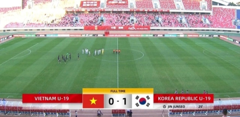 Trận đấu kết thúc với tỷ số 0-1 nghiêng về U19 Hàn Quốc. Ảnh: Người Lao Động