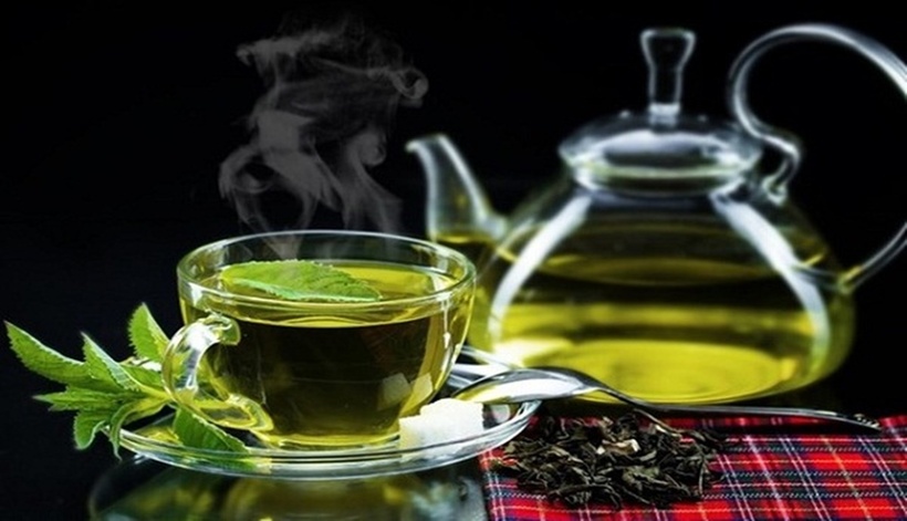 Mặc dù một ấm chè xanh ngon phải được ủ từ nước đun thật sôi, nhưng nhiệt độ lý tưởng để bạn uống chè xanh khoảng 45 – 50 độ C là vừa.