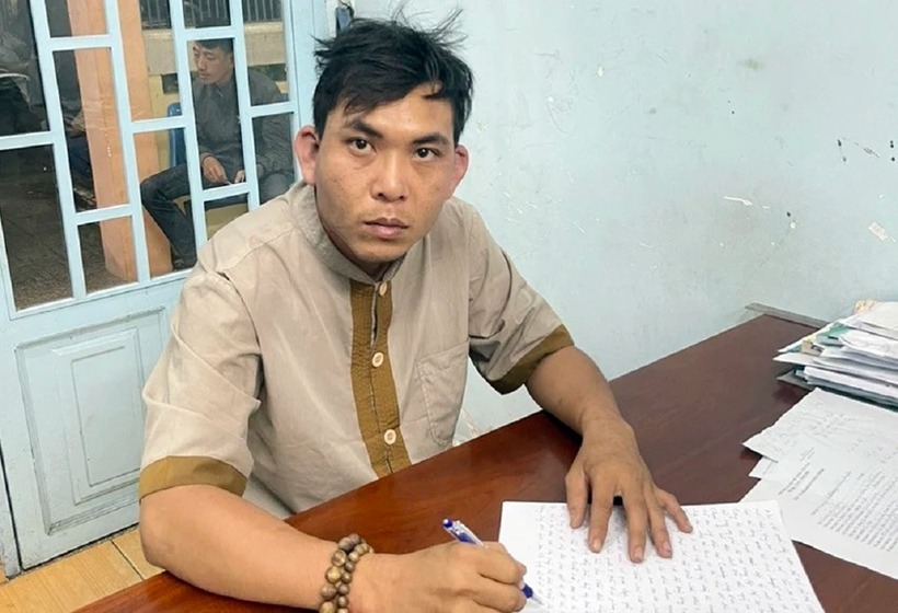 Nguyễn Văn Nghĩa tại cơ quan công an. Ảnh: Pháp luật TP.HCM