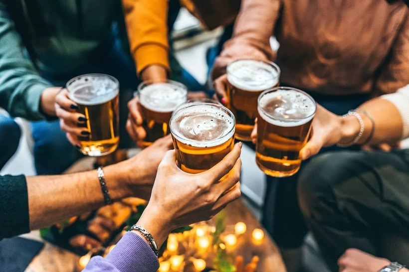 Những "kẻ thù" tiềm ẩn trên bàn nhậu: Nên tránh xa khi thưởng thức rượu bia.