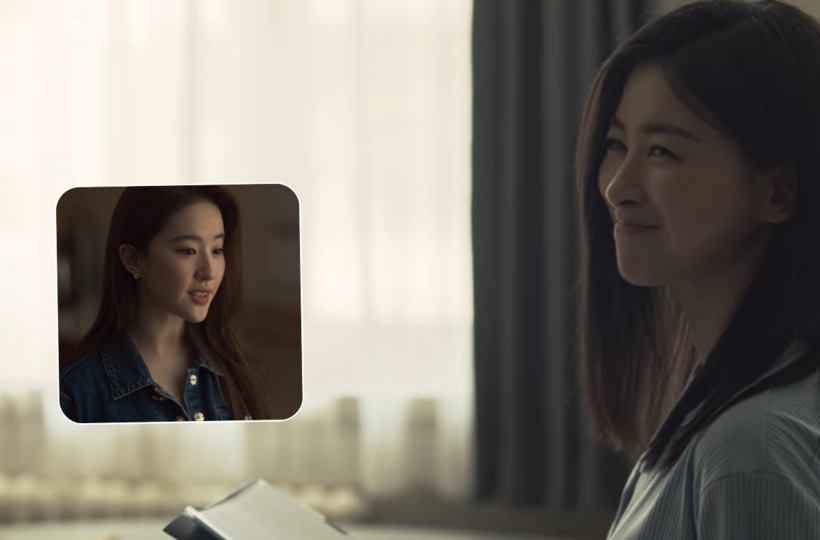 Sếp Khương nở nụ cười sau khi nghe những lời động viên của Hoàng Diệc Mai, quyết định gửi thỏa thuận ly hôn cho luật sư.