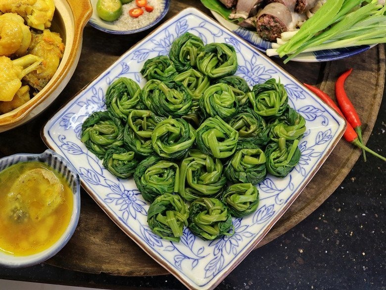 Vì sao rau muống là món ăn "thần dược" ở Việt Nam nhưng bị kỳ thị ở Mỹ.