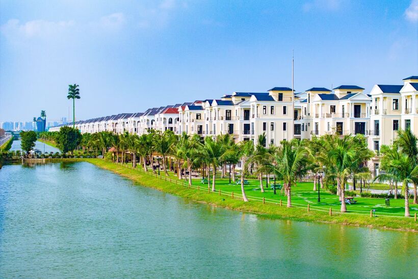 Công viên ven kênh Silk Park dài 2,6 km là một trong những điểm nhấn cảnh quan ấn tượng của Vinhomes Ocean Park 2