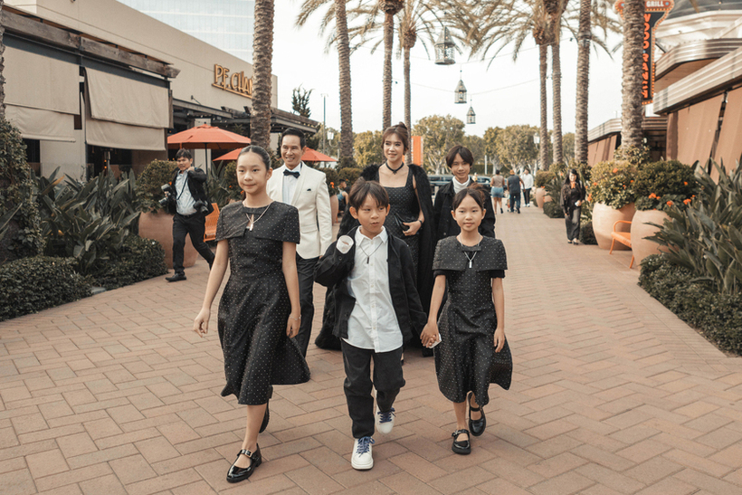 Vợ chồng đạo diễn - NSX Lý Hải & Minh Hà cùng các con