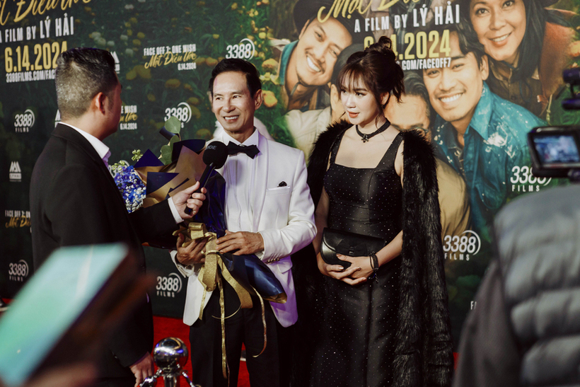 Lý Hải và bà xã tại đêm họp báo trọng đại.