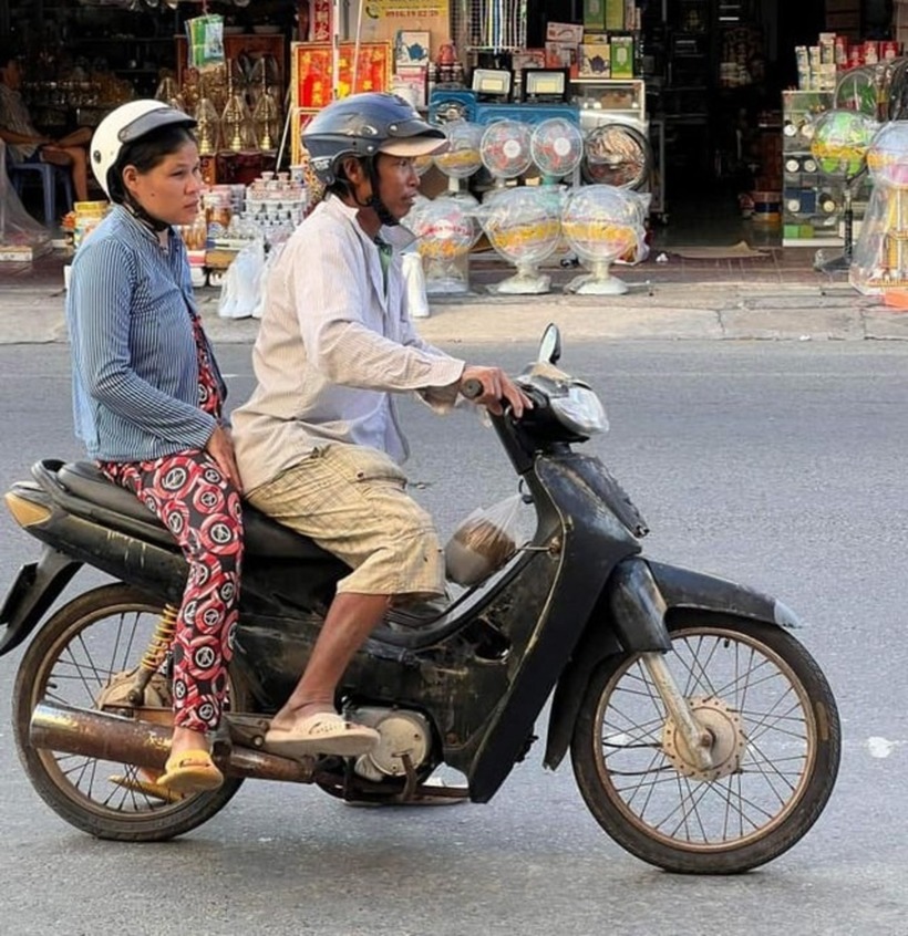 Gần 20 ngày em K. rời nhà, gia đình ông Tẻo tìm kiếm con gái khắp mọi nơi. Ảnh: VietNamNet