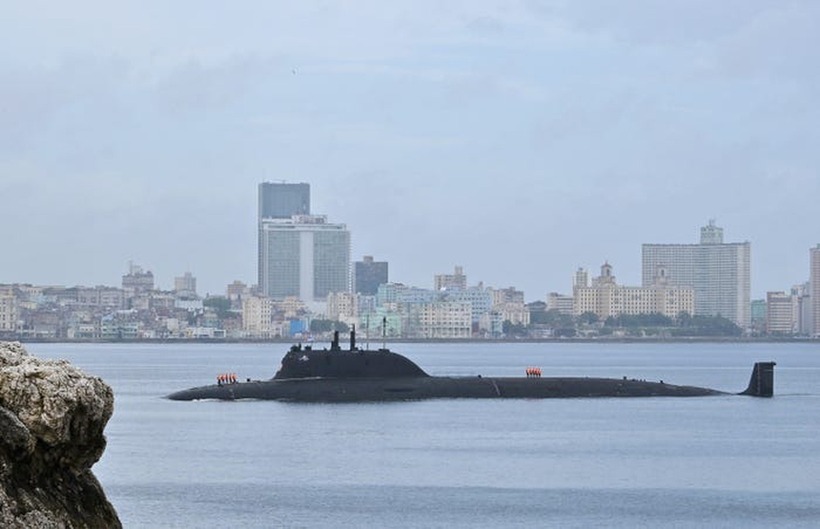 Tàu ngầm chạy bằng năng lượng hạt nhân Kazan của Nga cập cảng Havana vào ngày 12/6. Ảnh: Getty