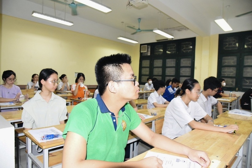 Thí sinh trong phòng thi. Ảnh: Kinh tế và Đô thị.