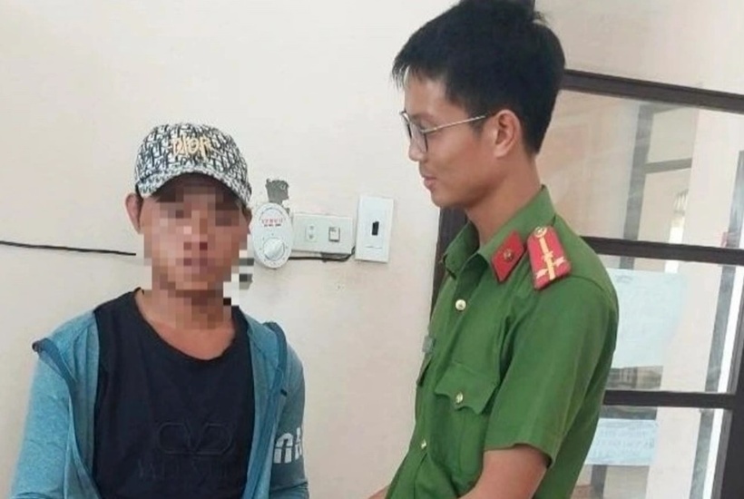 Bị "quỵt" tiền công đào vàng, nam thanh niên đi bộ từ Quảng Nam về Nghệ An.