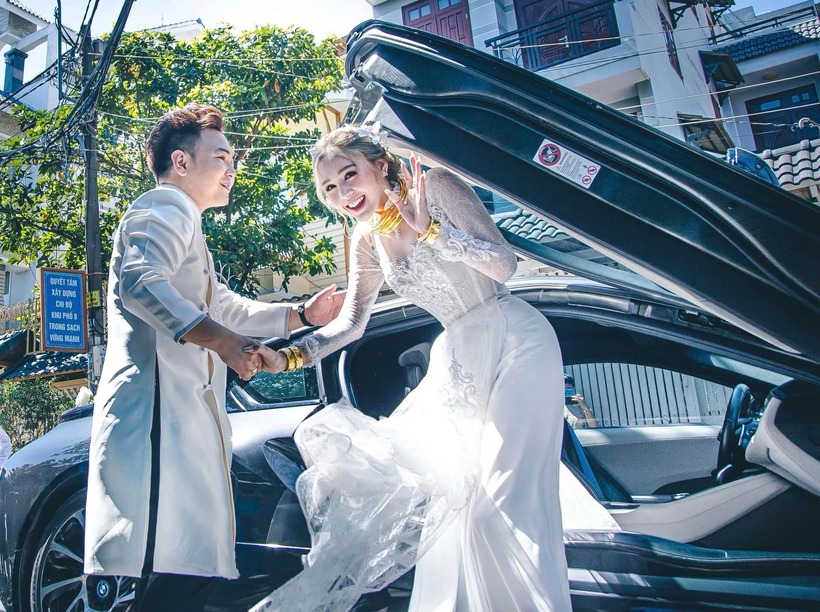 Xemesis và vợ trẻ Xoài Non.