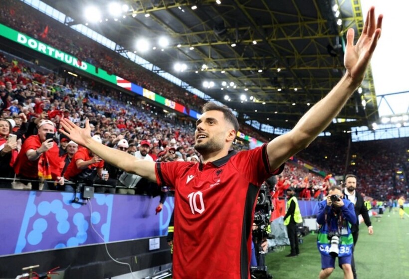Bàn thắng này giúp Bajrami lập kỷ lục ghi bàn thắng nhanh nhất trong lịch sử Euro. Ảnh: REUTERS.