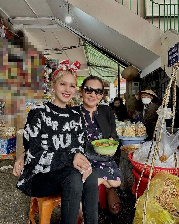 Xoài Non và mẹ chồng rất thân thiết.