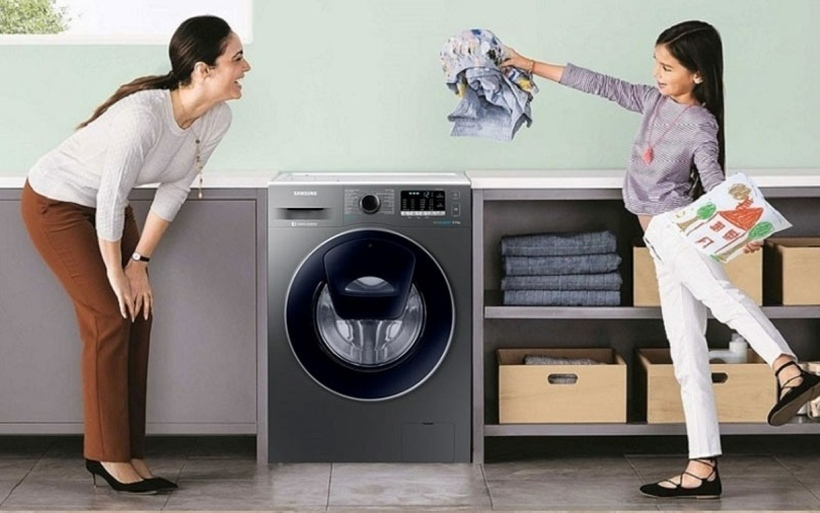 Tránh dùng nước giặt và nước xả có mùi hương tương tự nhau, vì chúng sẽ "đối chọi" và triệt tiêu lẫn nhau. Ảnh minh họa