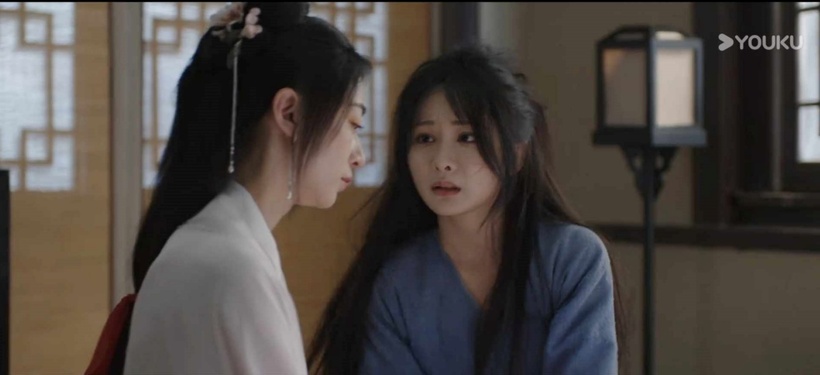 Khương Lê gặp lại nha hoàn Hải Đường, nghe cô kể lại những chuyện xảy ra sau khi rời khỏi Thẩm gia. Ảnh: Youku