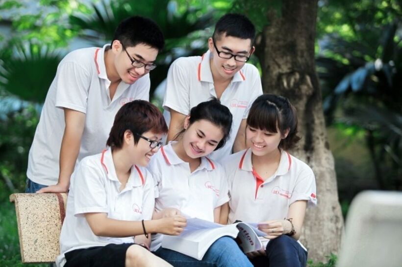 Công việc của ngành truyền thông đa phương tiện bao gồm: Thiết kế đồ họa, biên tập âm thanh, xử lý âm thanh hình ảnh, viết kịch bản.... Ảnh minh họa