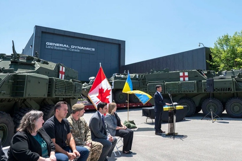 Lễ bàn giao thiết giáp ACSV cho Ukraine. Ảnh: Defence Blog