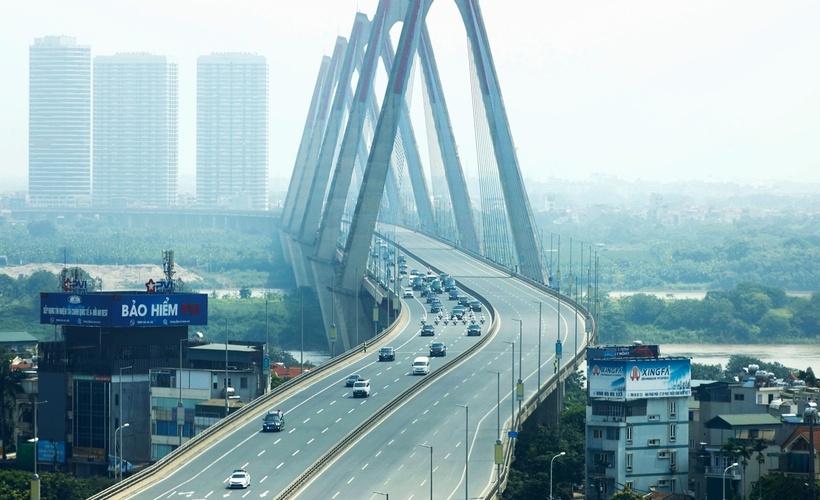 Theo lộ trình, đội dẫn đoàn xuất phát từ sân bay Nội Bài đi qua đường Võ Nguyên Giáp, cầu Nhật Tân rồi tiến vào trung tâm thành phố.