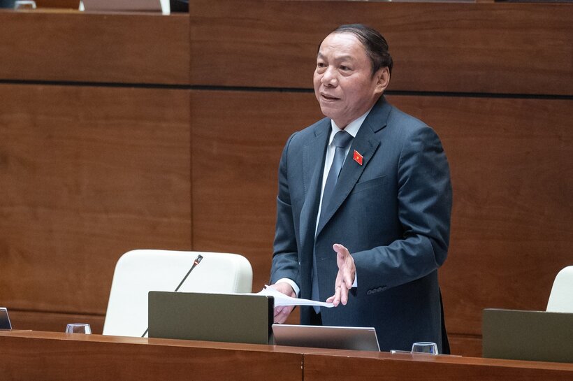 Bộ trưởng Nguyễn Văn Hùng.