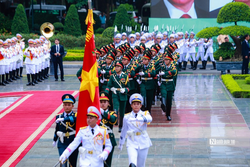 21 loạt đại bác vang lên trong lễ đón cấp Nhà nước Tổng thống Putin - 13