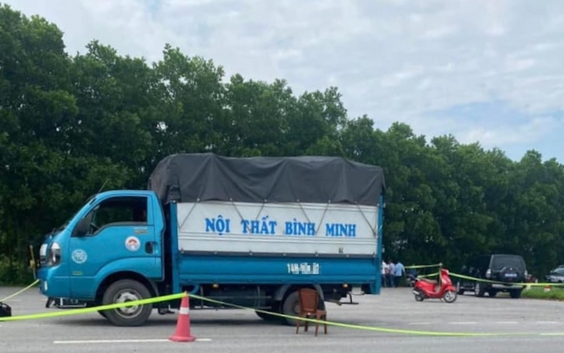 Hiện trường vụ tài xế tử vong bất thường trên ghế lái xe tải, trên người có nhiều vết thương ở Hải Dương.
