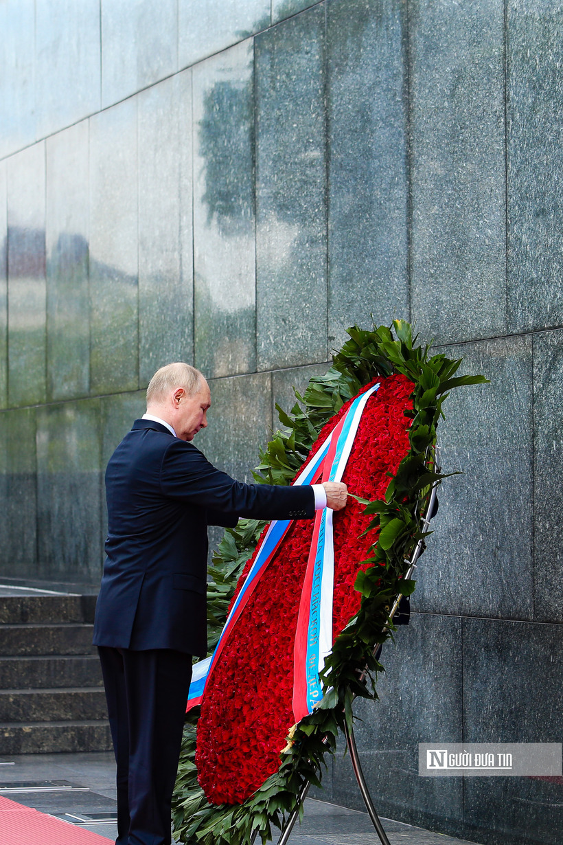 Tổng thống Putin vào Lăng viếng Chủ tịch Hồ Chí Minh - 8
