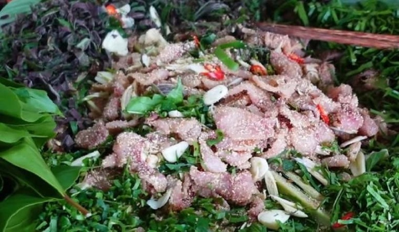 Gỏi cá sống là món ăn được nhiều người yêu thích bởi hương vị thơm ngon và đậm đà