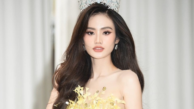 Hoa hậu Ý Nhi yêu thích công việc người mẫu ảnh.