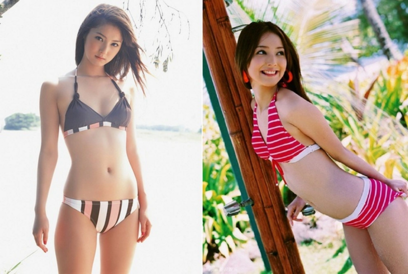 Nozomi Sasaki chụp ảnh với đồ bơi