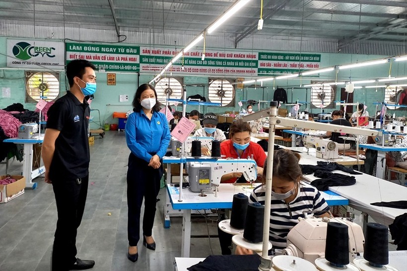 Người lao động được hưởng nhiều quyền lợi khi tham gia công đoàn.