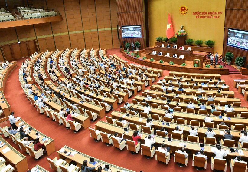 Quang cảnh phiên thảo luận tại hội trường về dự án Luật sửa đổi, bổ sung một số điều của Luật Dược.