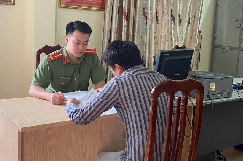 Đỗ Văn Q. tại cơ quan công an. Ảnh: Dân Trí