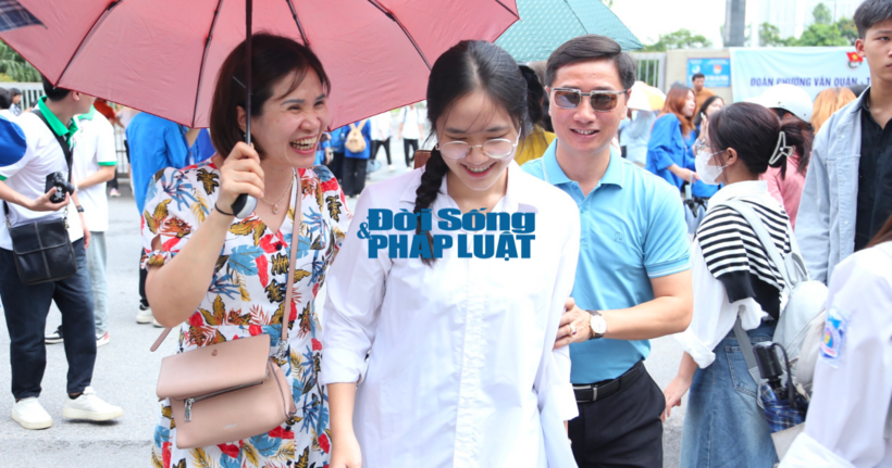 Nhiều thí sinh hào hứng trước đề thi Ngữ Văn.