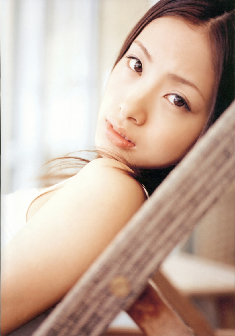 Aya Ueto được mệnh danh là "nữ hoàng quảng cáo" tại Nhật Bản