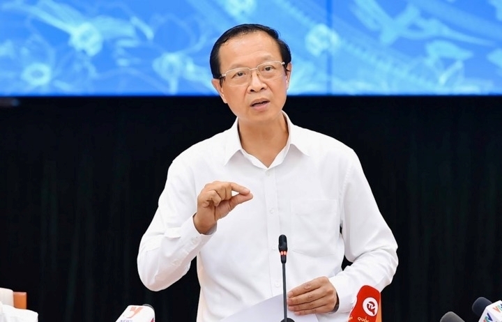 Thứ trưởng Bộ GD&ĐT cho biết đã nắm được thông tin đề thi tốt nghiệp THPT môn Toán ở Đắk Lắk bị mờ. Ảnh: VTC News