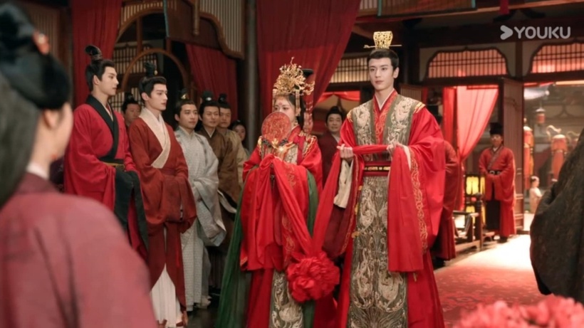 Bùi Văn Tuyên và Lý Dung thành thân lần thứ hai.