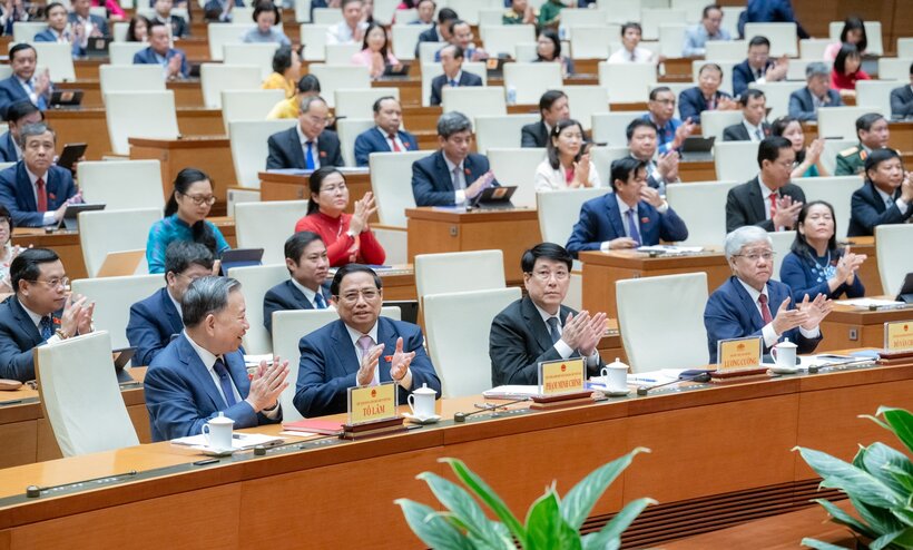 Quốc hội chính thức thông qua Luật Quản lý, sử dụng vũ khí, vật liệu nổ và công cụ hỗ trợ (sửa đổi) sáng 29/6 (Ảnh: Media Quốc hội).