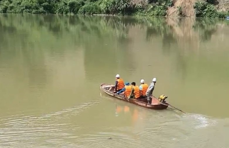 Chính quyền địa phương đã huy động hàng trăm người tìm kiếm nạn nhân. (Ảnh: ANTĐ)